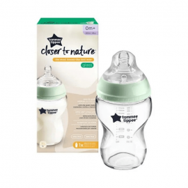Tommee Tippee Closer to Nature Anti-Colic Baby Bottle in Glass 0+ Months 250ml